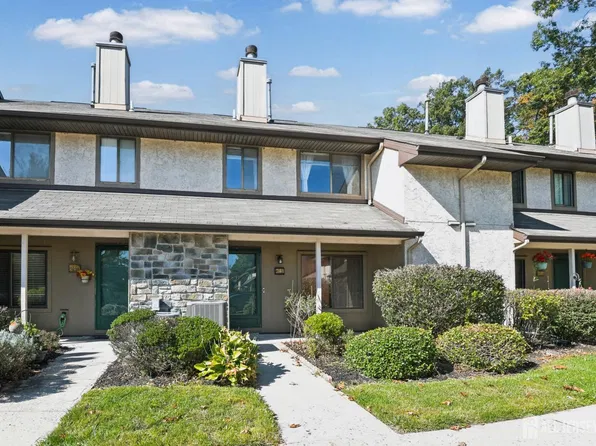 241 Hampshire Dr, Plainsboro, NJ 08536
