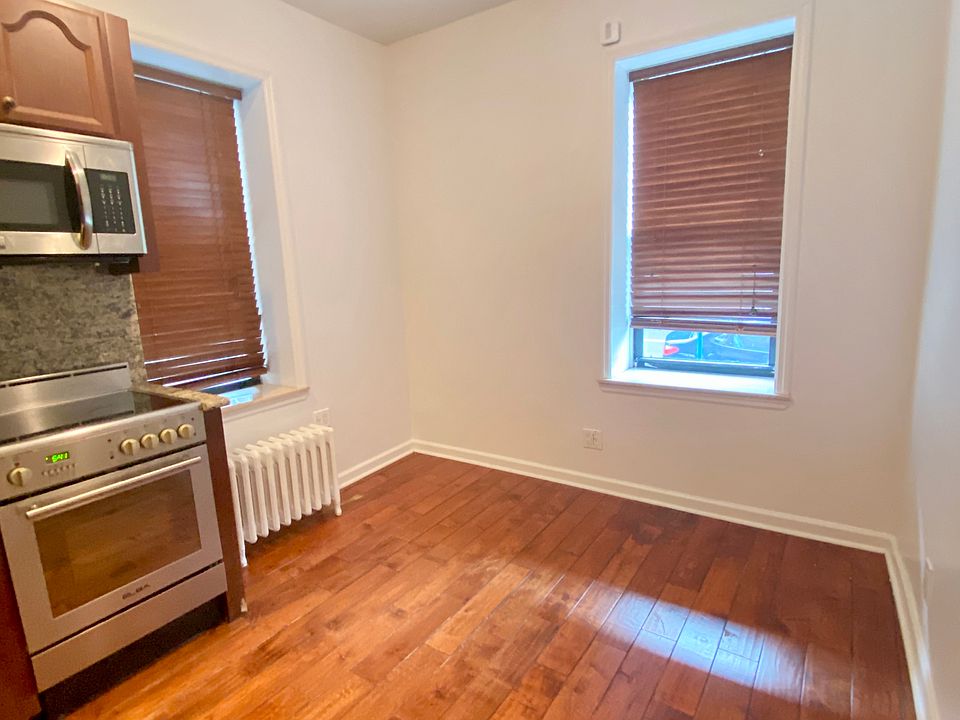 2nd image of 8701 Ridge Blvd #3Q