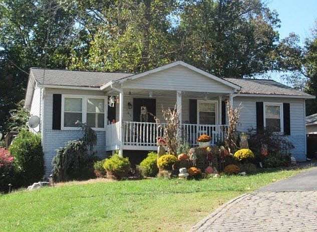 1st image of 165 Village Ln