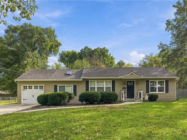 6419 Bluejacket St, Shawnee, KS 66203