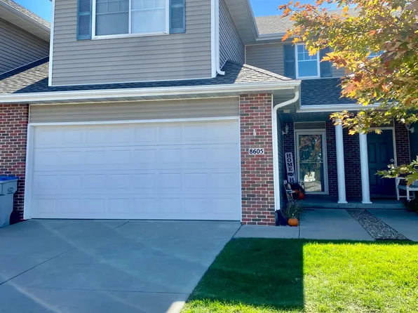 8605 Dunrovin Rd, Lincoln, NE 68526
