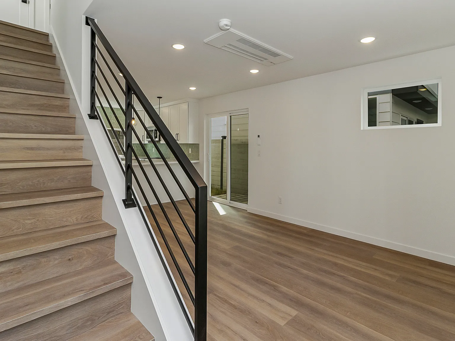 2 bed, 1.5 bath, 790 sqft, $2,595 — Photo 2