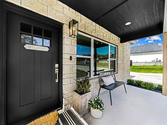 4th image of 119 Misty Ln
