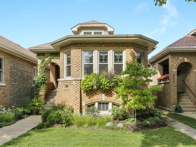 3618 N Mozart St, Chicago, IL, 60618