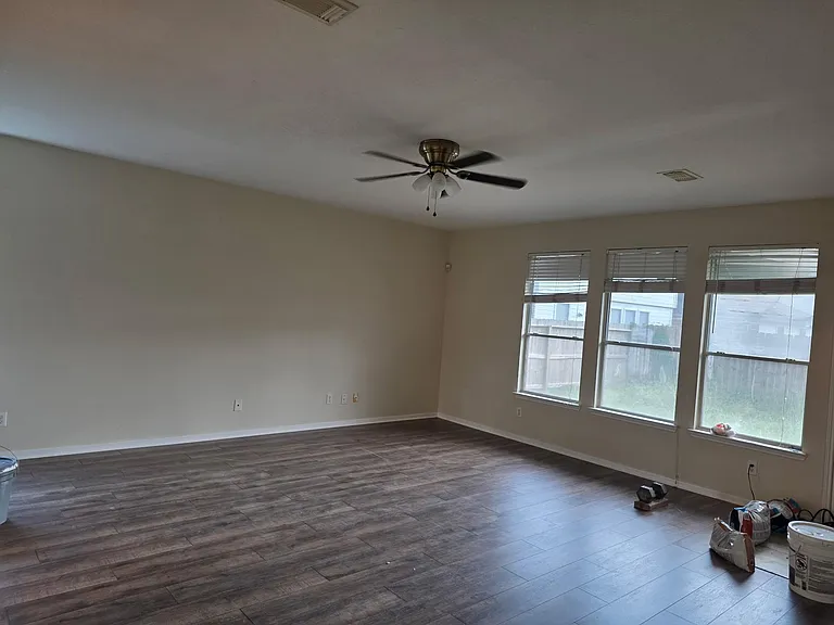 18219 Major Glen Cir — Photo 4
