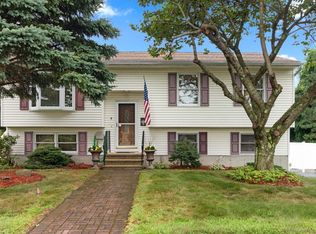 4 Joseph Ln, Hamden, CT 06514