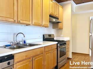 3213 N Sheffield Ave #3S, Chicago, IL 60657