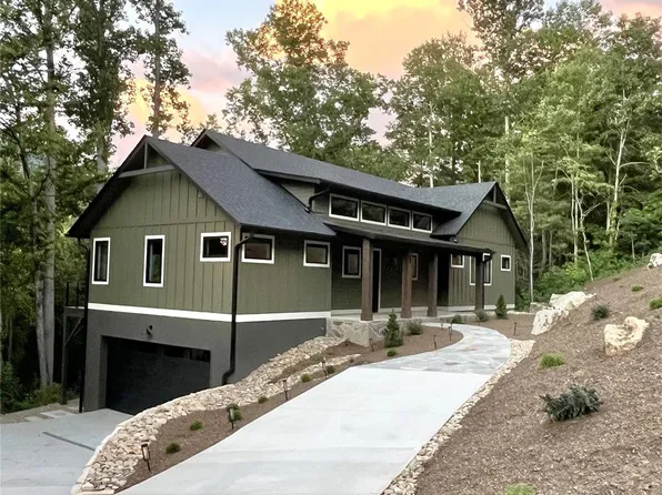 93 Village Pointe Ln, Asheville, NC 28803