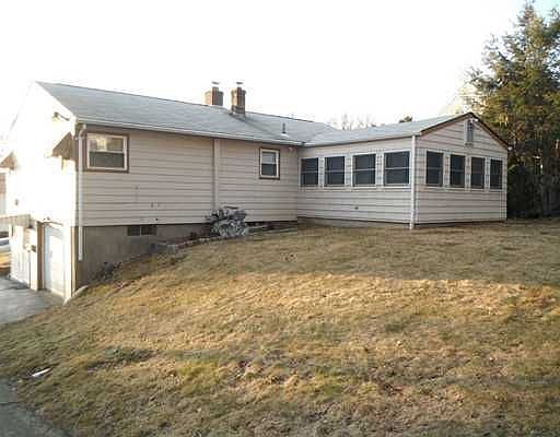 3rd image of 1 Grandview Dr