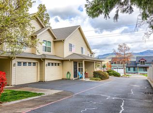 228 Talent Ave APT 14, Talent, OR 97540