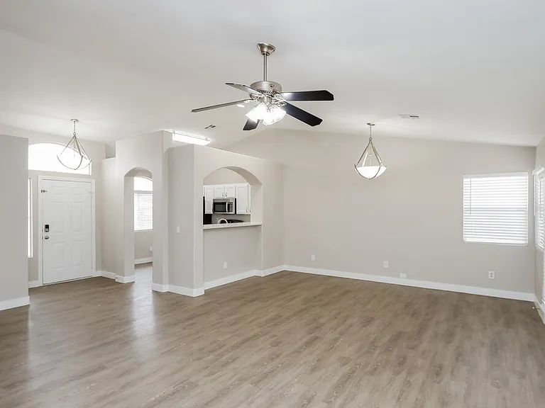 922 Strider Dr — Photo 6