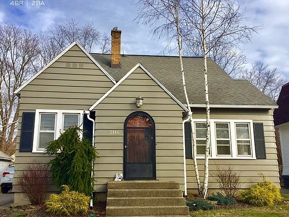 2nd image of 2116 Swensberg Ave NE