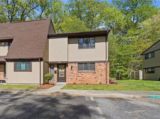1166 Willow Green Dr, Newport News, VA 23602
