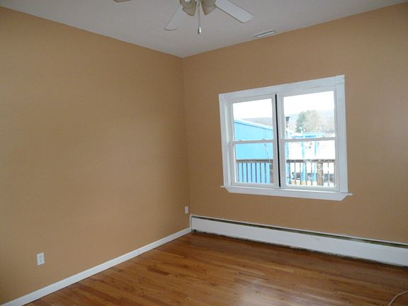 4th image of 666 Jersey Ave APT 1