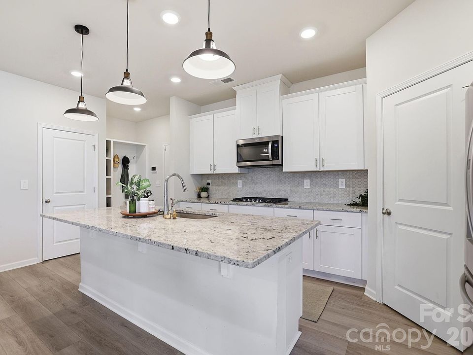 1st image of 207 Orson Oaks Ln