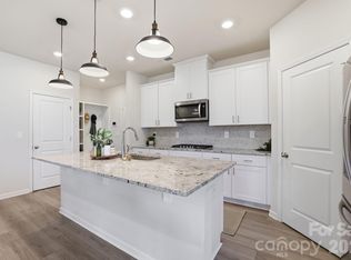 207 Orson Oaks Ln, Pineville, NC 28134
