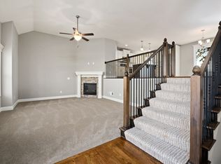 1013 SE Forest Ridge Ct, Blue Springs, MO 64014