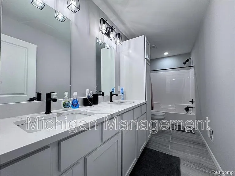 6149 Woodridge Ln — Photo 22