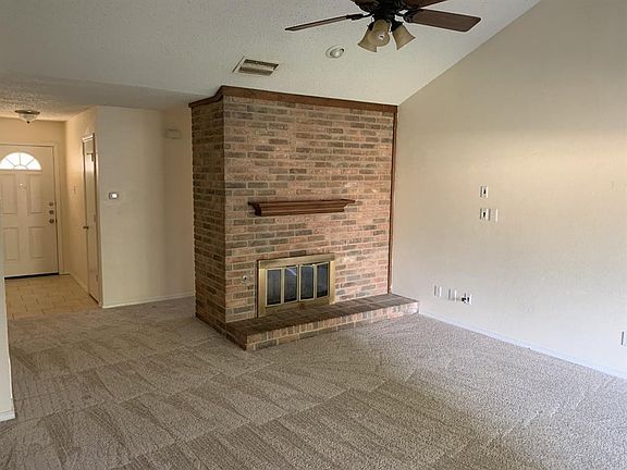 5th image of 136 Heather Glen Dr