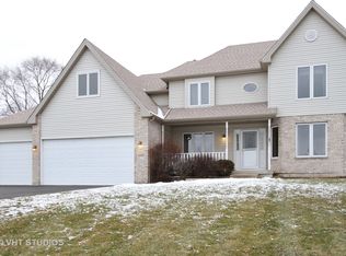 640 Grand Meadow Ln, McHenry, IL 60051