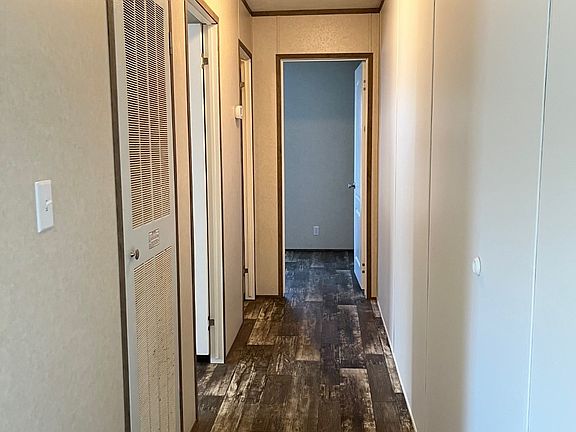 4th image of 2879 Sunland Dr