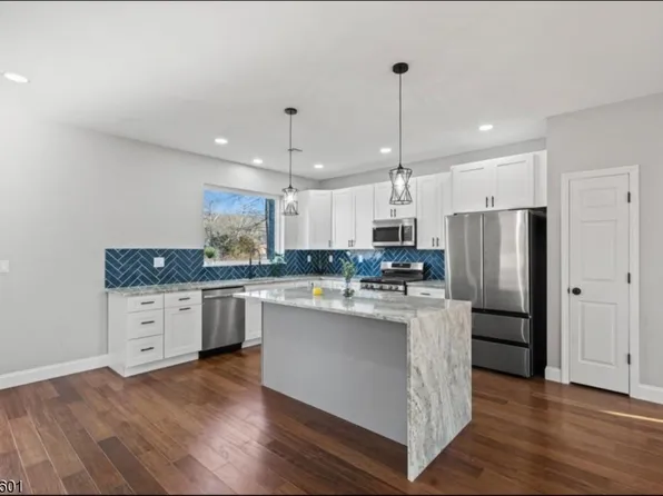 3 Deer Trail Pt, Jefferson Twp., NJ 07885