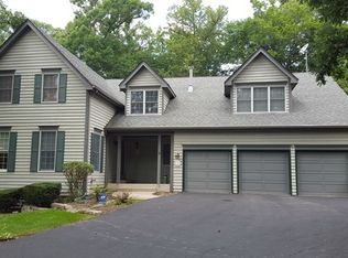 3 Ennis Ct, Bolingbrook, IL 60440