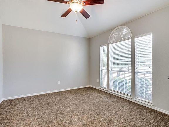 5th image of 11400 Oxford Pl