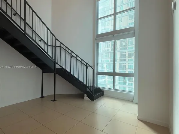 300 S Biscayne Blvd #L-804, Miami, FL 33131