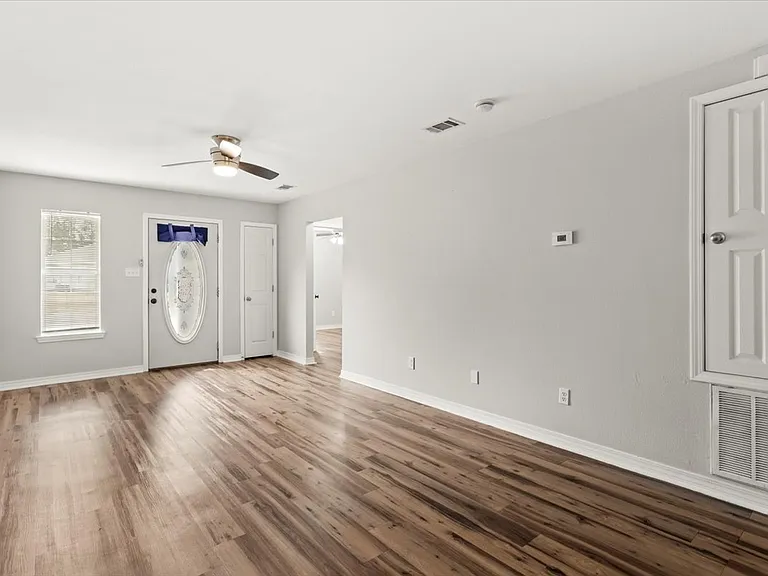 5467 Quail Creek Cir — Photo 8