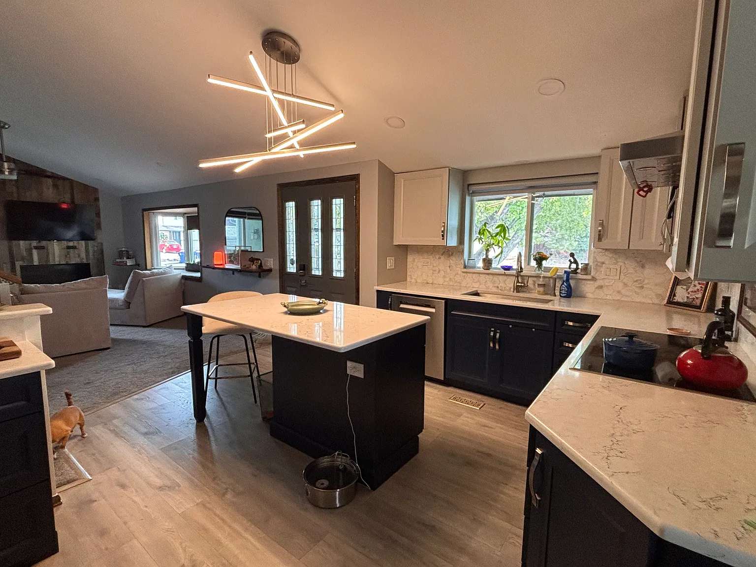 4 bed, 2070 sqft, $4,550 — Photo 4