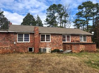1521 Deadfall Rd W, Hodges, SC 29653