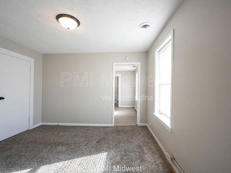 423 Villa Ave — Photo 4