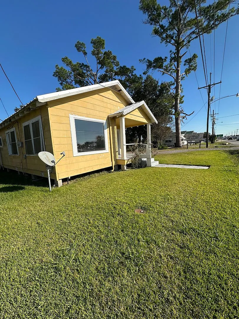 Spacious 3BR/1BA Home in Houma - 1,000 Sq Ft — Photo 2