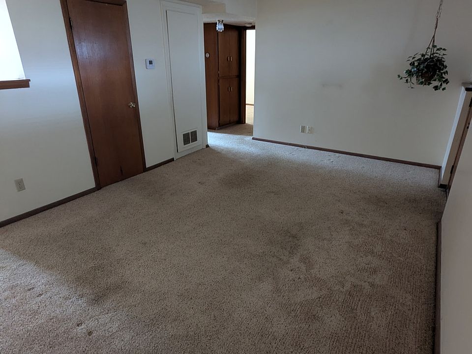 1st image of 741 Guernsey Dr #2