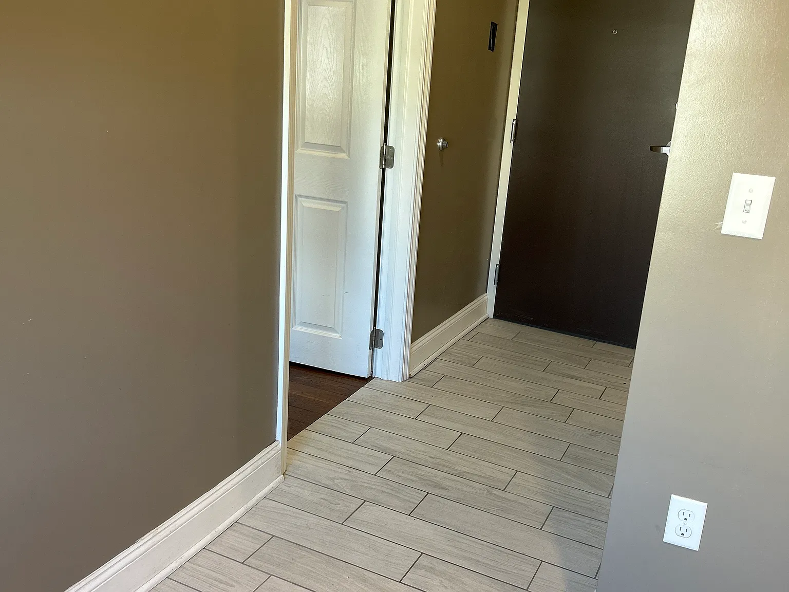 1 bed, 700 sqft, $1,200 — Photo 4