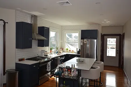 Photo 2 of 13 - 35 Lincoln St #2 - Winthrop, MA Building Photo - 35 Lincoln St #2