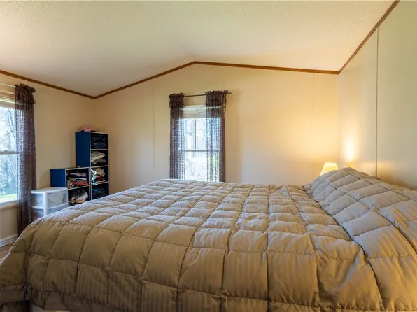 11533 Black Lock Rd, Naples, NY 14512