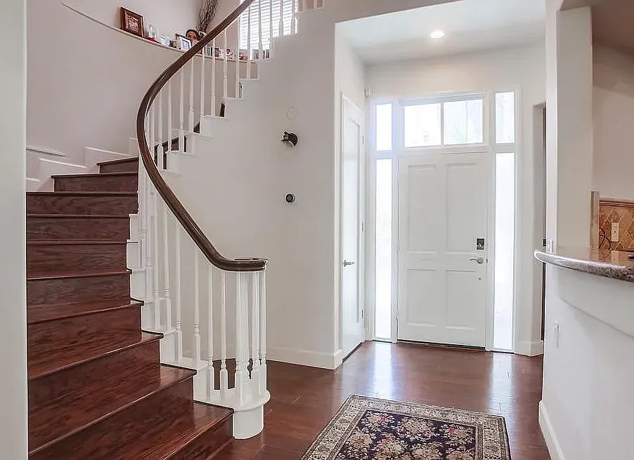 3 bed, 2174 sqft, $8,750 — Photo 3