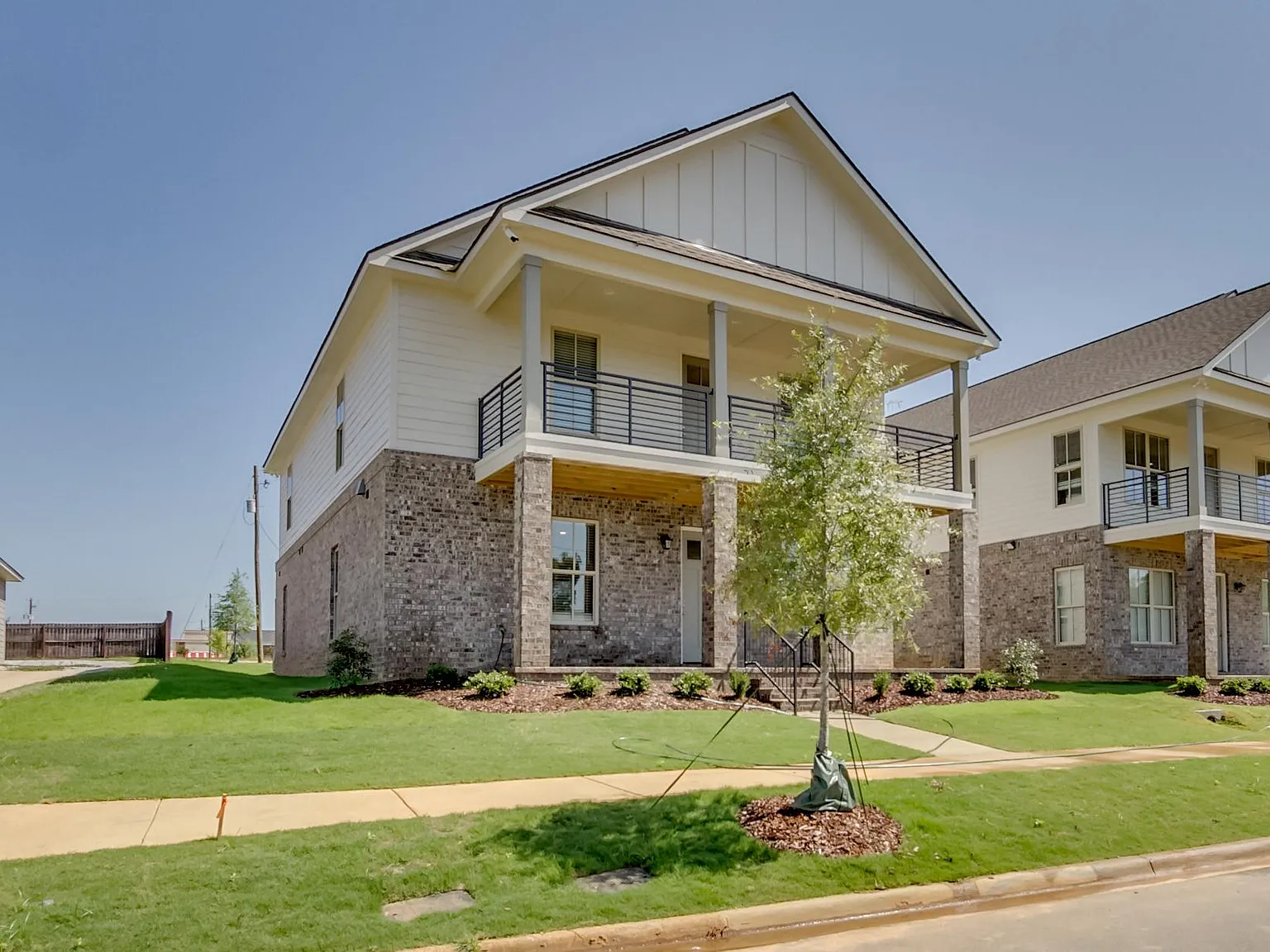 3 bed, 3.5 bath, 1500 sqft, $2,500 — Photo 2
