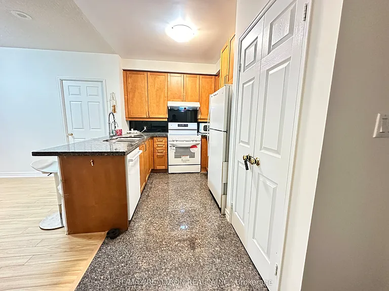 55 Bloor St E #1909 — Photo 7