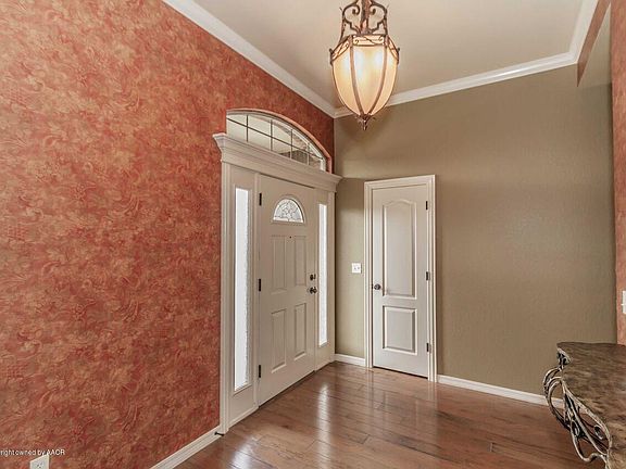 4th image of 8024 Oxford Dr