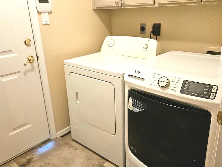 1325 S 28th Dr — Photo 31