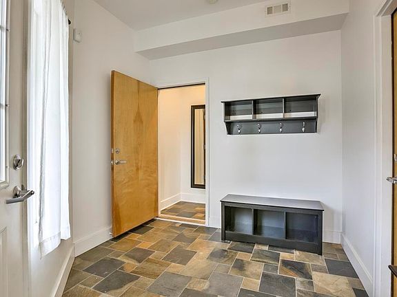 4th image of 701 E 5th St #1-A