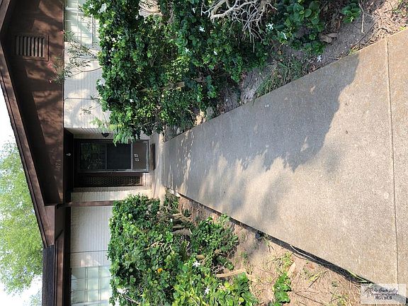 3rd image of 474 N Reagan St