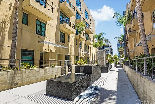 1st image of 133 The Promenade N Unit 118