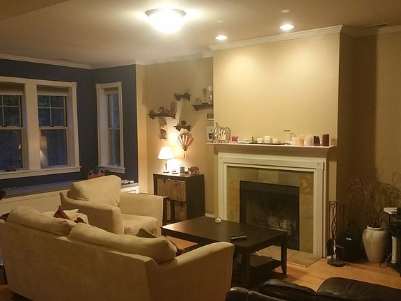 2nd image of 2710 N Fairfield Ave APT 1S