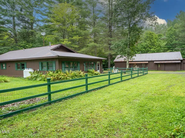 681 Co Rd 125, Gloversville, NY 12078