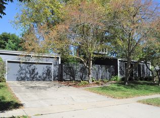 810 Ayrshire Dr, Champaign, IL
