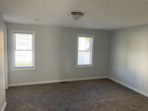 4th image of 105 New Britain Ave #1